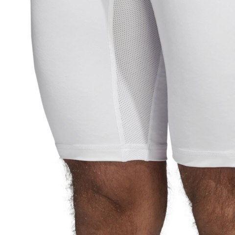 Spodenki piłkarskie adidas AlphaSkin M CW9457