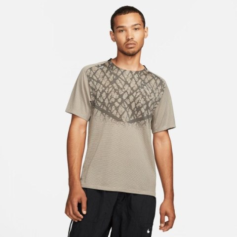 Koszulka Nike Dri-FIT ADV Run Division Techknit M DQ4778-010 Koszulka Nike Dri-FIT ADV Run Division Techknit M DQ4778-010