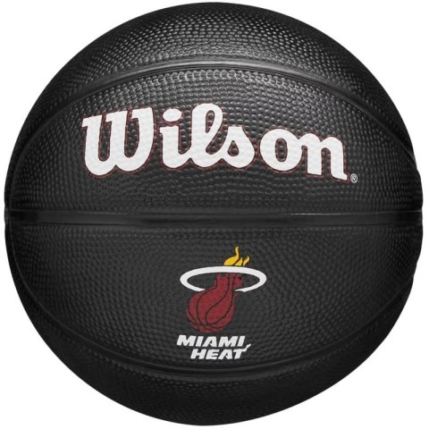 Piłka do koszykówki Wilson Team Tribute Miami Heat Mini Ball Jr WZ4017607XB Piłka do koszykówki Wilson Team Tribute Miami Heat Mini Ball Jr WZ4017607XB