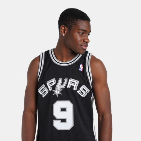 Koszulka Mitchell & Ness San Antonio Spurs NBA Swingman Jersey Spurs 2001 Tony Parker M SMJYLG19018-SASBLCK01TPA Koszulka Mitchell & Ness San Antonio Spurs NBA Swingman Jersey Spurs 2001 Tony Parker M SMJYLG19018-SASBLCK01TPA