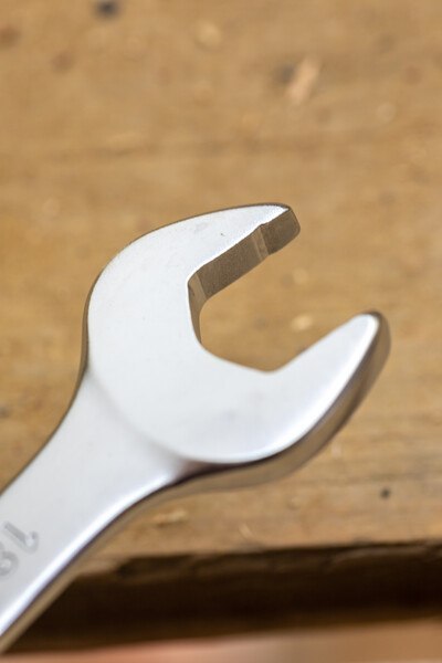 KLUCZ PŁASKI ANTI-SLIP 30*32MM KLUCZ PŁASKI ANTI-SLIP 30*32MM