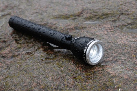 METALOWA LATARKA Z DIODĄ CREE 210*37MM METALOWA LATARKA Z DIODĄ CREE 210*37MM