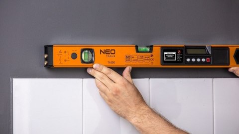 POZIOMICA Z WYŚWIETLACZEM ELEKTRONICZNYM 60CM. POZIOMICA Z WYŚWIETLACZEM ELEKTRONICZNYM 60CM.